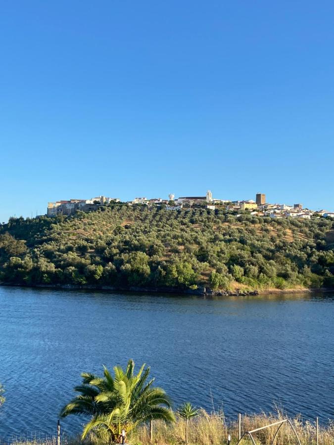 Montes De Charme Bed and Breakfast Avis Eksteriør billede